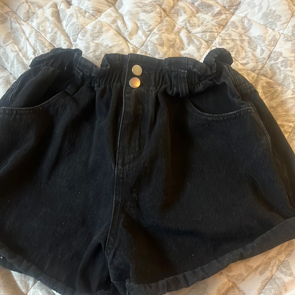 Princess Polly shorts size 6 worn once black scrunch waist line